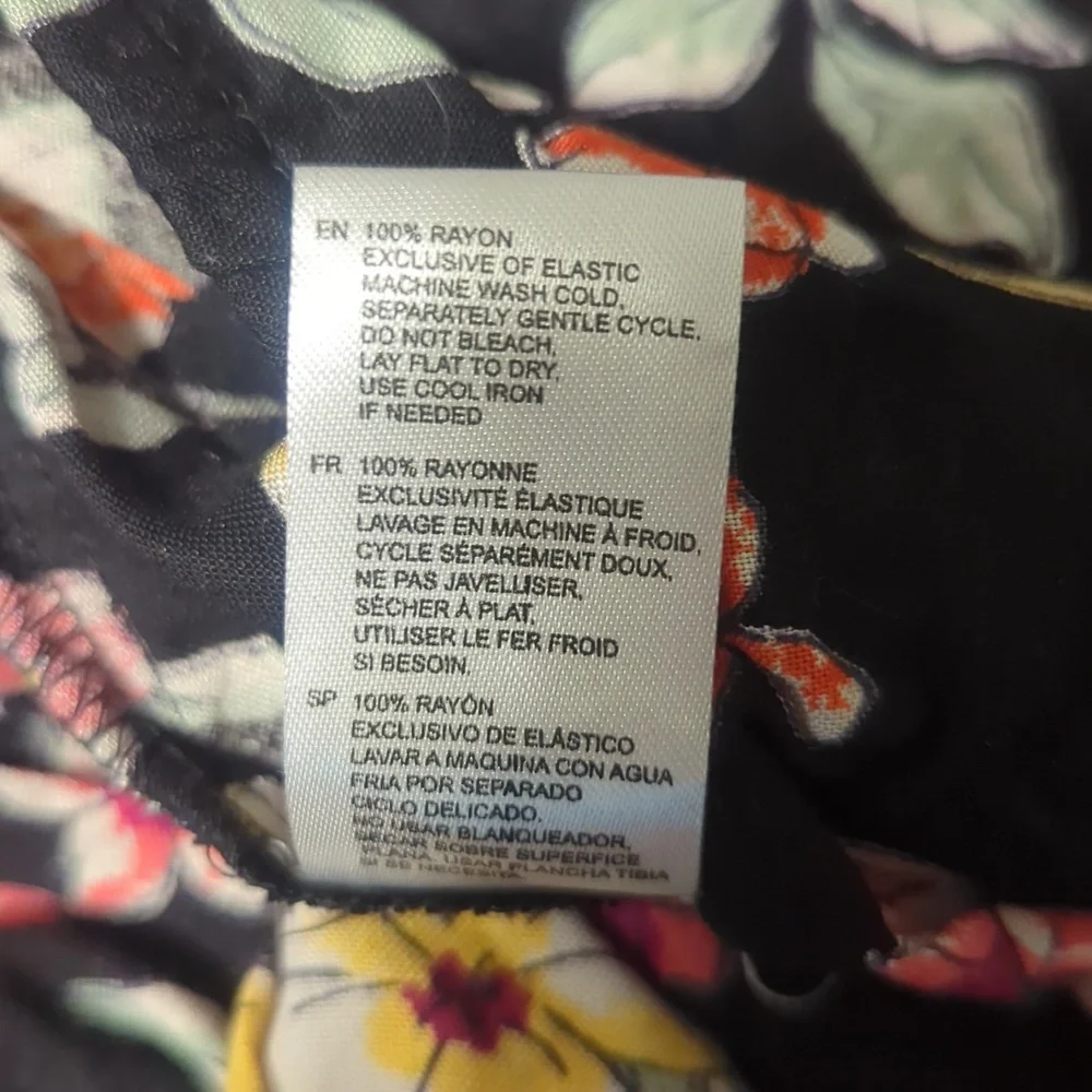 NWOT RDI floral cutout jumper - Picture 9 of 10